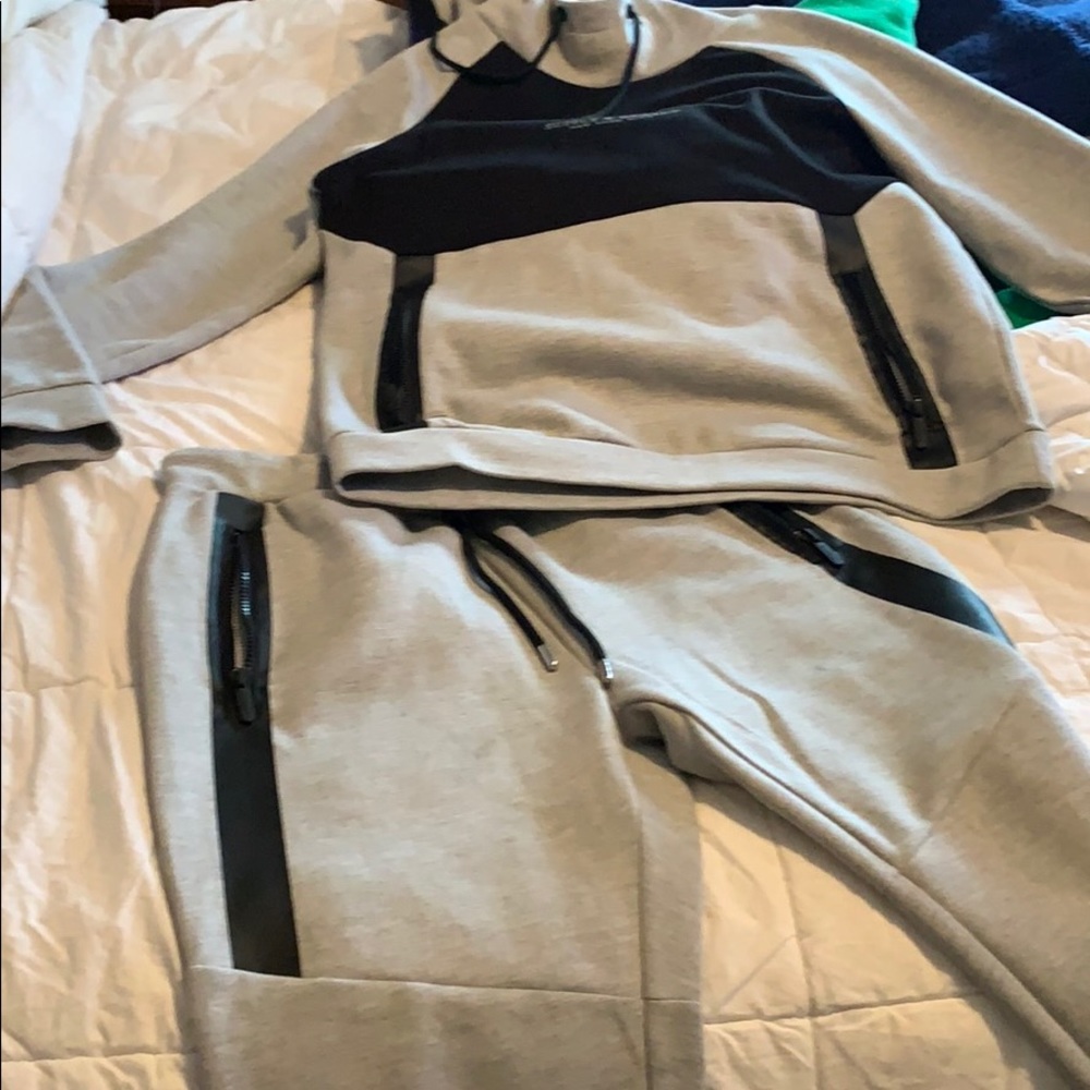Sweatsuits - Picture 4 of 7